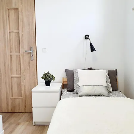 W Centrum Gdyni Swietojanska غدينيا