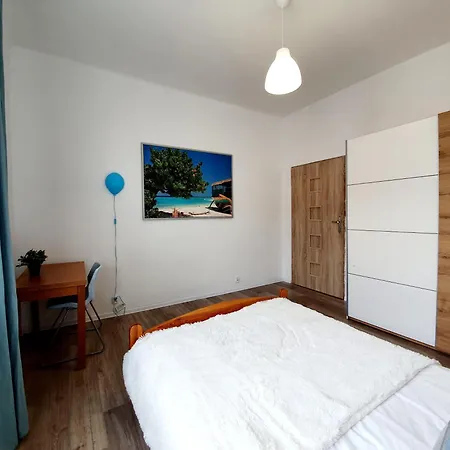 W Centrum Gdyni Swietojanska Homestay *
