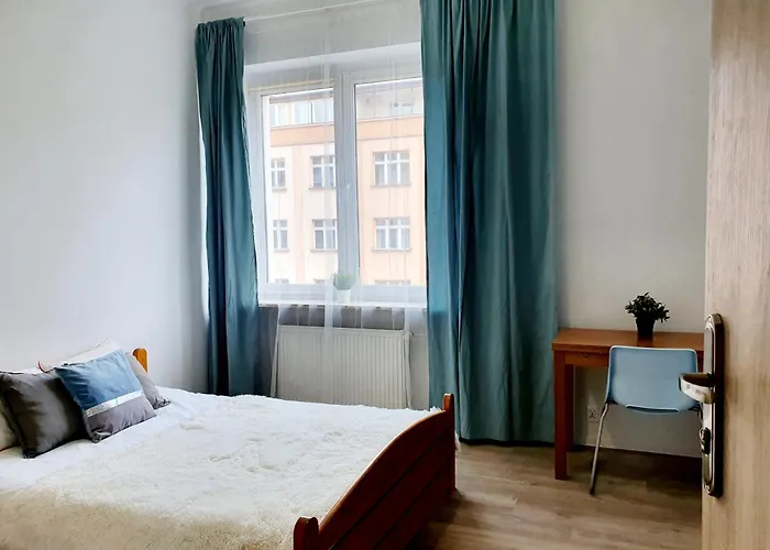 W Centrum Gdyni Swietojanska غدينيا